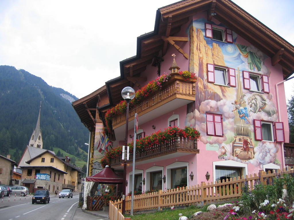 Park Hotel Aurora Pozza di Fassa Esterno foto