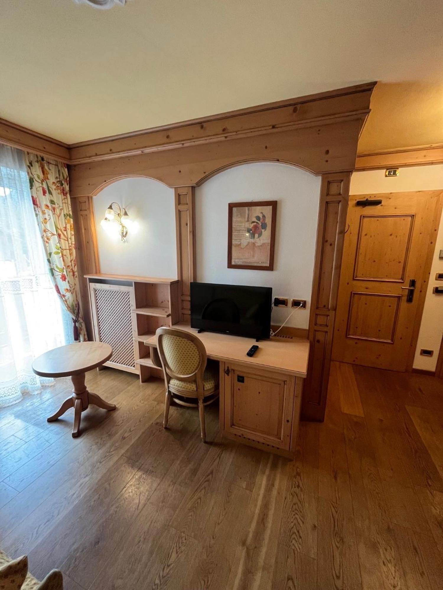 Park Hotel Aurora Pozza di Fassa Esterno foto