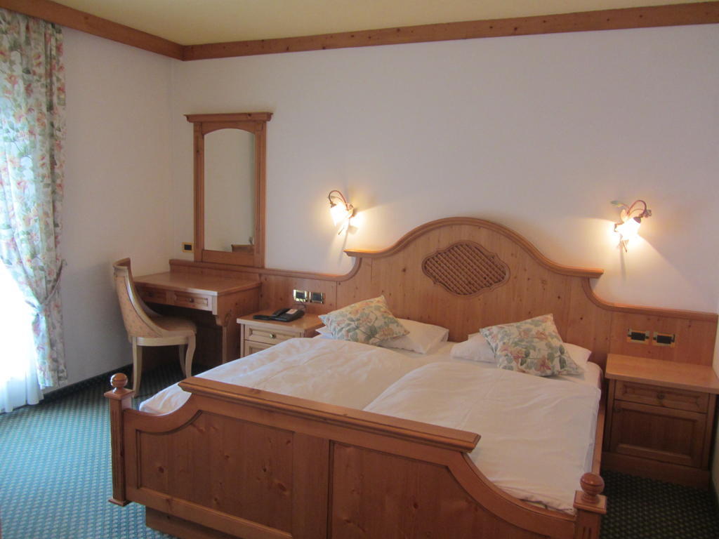 Park Hotel Aurora Pozza di Fassa Camera foto