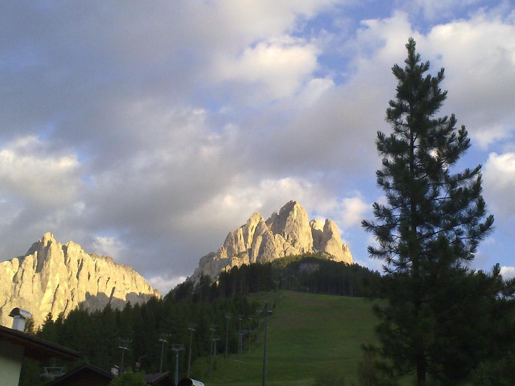 Park Hotel Aurora Pozza di Fassa Esterno foto