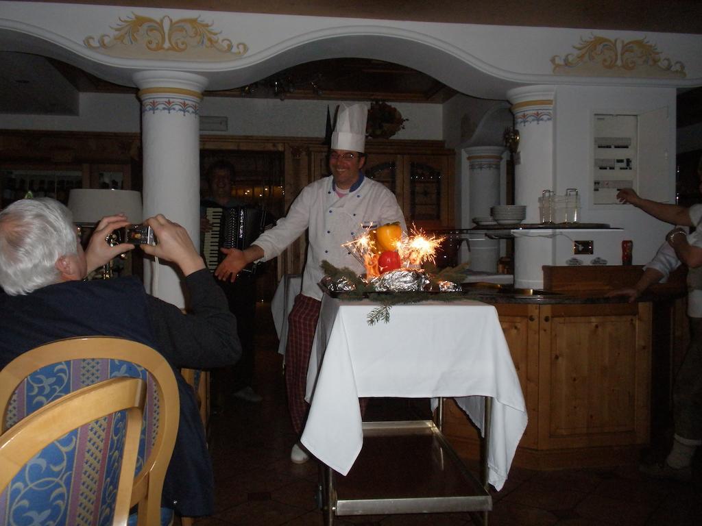 Park Hotel Aurora Pozza di Fassa Esterno foto