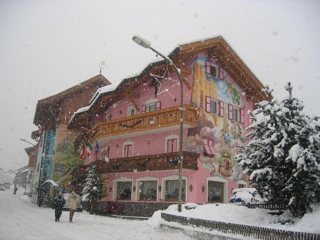 Park Hotel Aurora Pozza di Fassa Esterno foto
